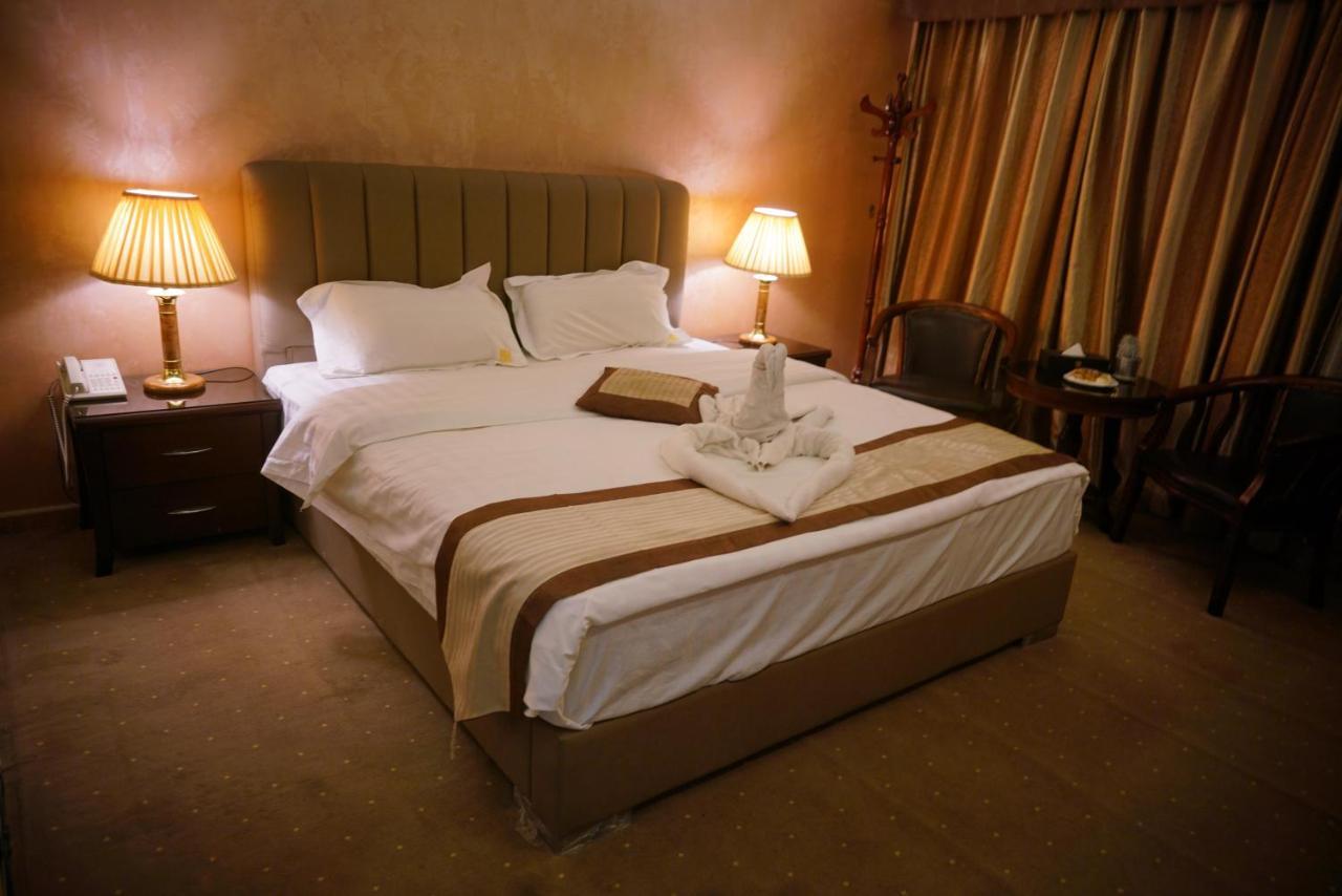 7 Wonders Hotel Wadi Musa Bagian luar foto